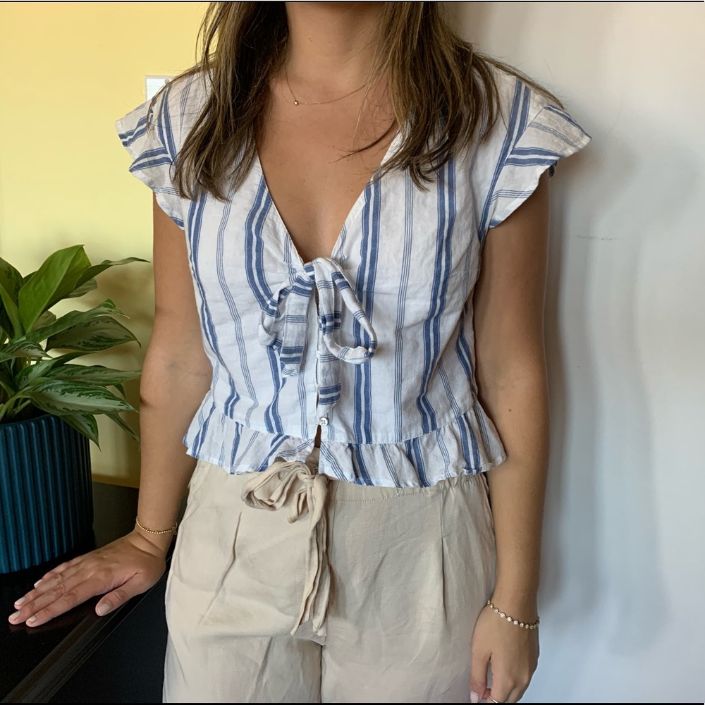 Abercrombie & Fitch Tie-Front Blouse